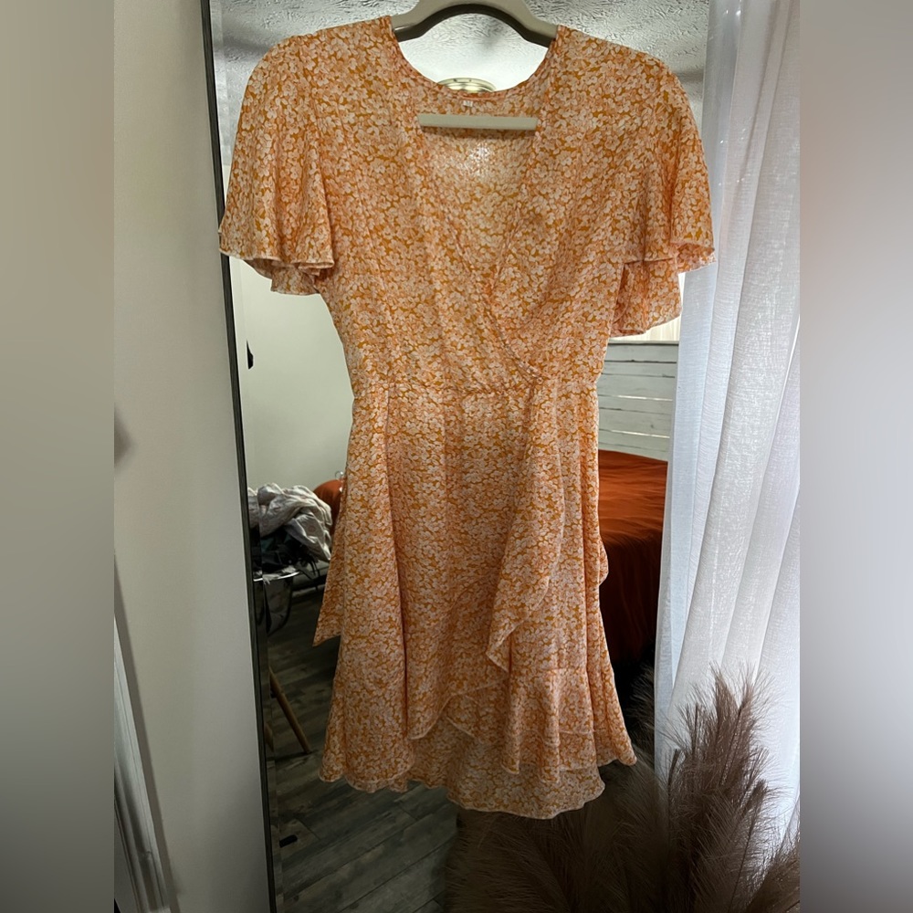 Floral boutique dress. Size M.